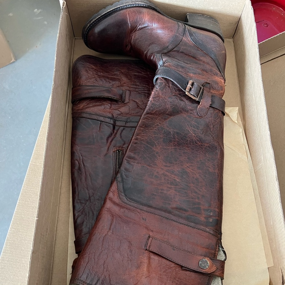 Womens Quebec boots 7